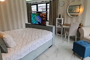 Cribs/infant beds