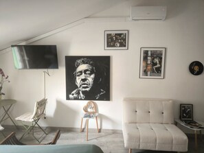 Televisión, mesa de ping pong