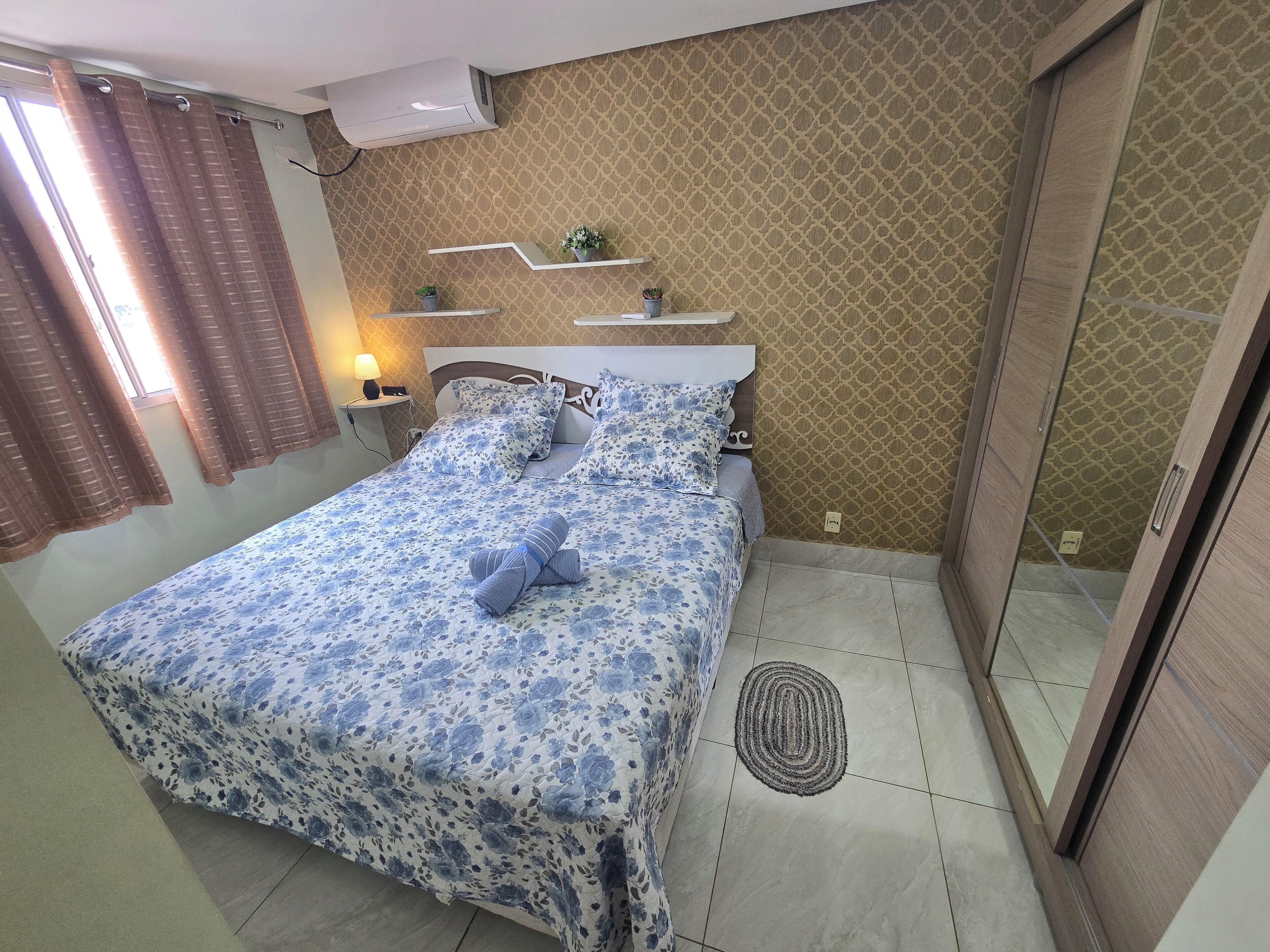 2 bedrooms, iron/ironing board, Internet, bed sheets