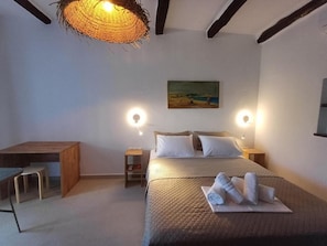 2 quartos, acesso à internet, roupa de cama
