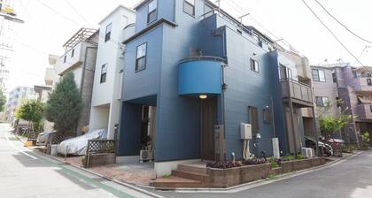 Experience travel as if you were living in Tokyo at a villa with excellent access to Shibuya, Shinjuku, and Ikebukuro!