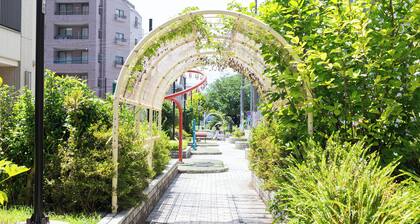 Experience travel as if you were living in Tokyo at a villa with excellent access to Shibuya, Shinjuku, and Ikebukuro!
