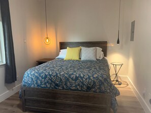 1 slaapkamer, een strijkplank/strijkijzer, wifi, beddengoed