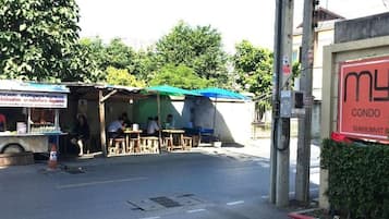 Condo, 1 phòng ngủ, phù hợp cho người khuyết tật, hút thuốc | Khu ẩm thực ngoài trời