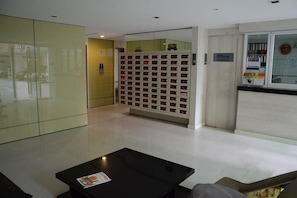 Condo, 1 Bedroom, Accessible, Smoking | Lobby