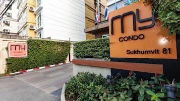 Condo, 1 Bedroom, Accessible, Smoking | Property entrance