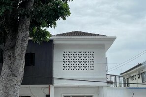 Unclassified image, 4 of 11, button - 39 Haus (Bukit Mertajam)