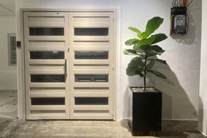 Unclassified image, 5 of 11, button - 39 Haus (Bukit Mertajam)