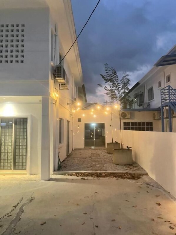 Perincian bahagian luar