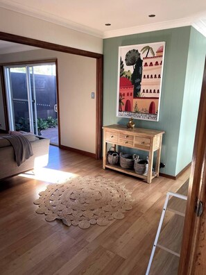 المنشأة من الداخل