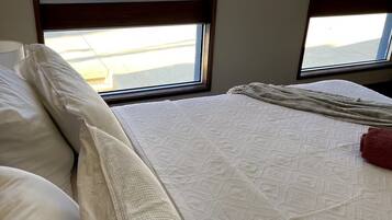 4 habitaciones, tabla de planchar con plancha, internet y ropa de cama