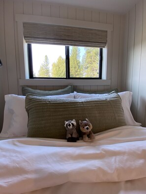 4 bedrooms, free WiFi, bed sheets