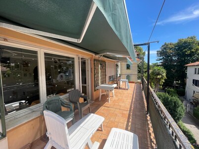 Penthouse in the green, with a view of Venice. 15 minutes by transportation to Venice center