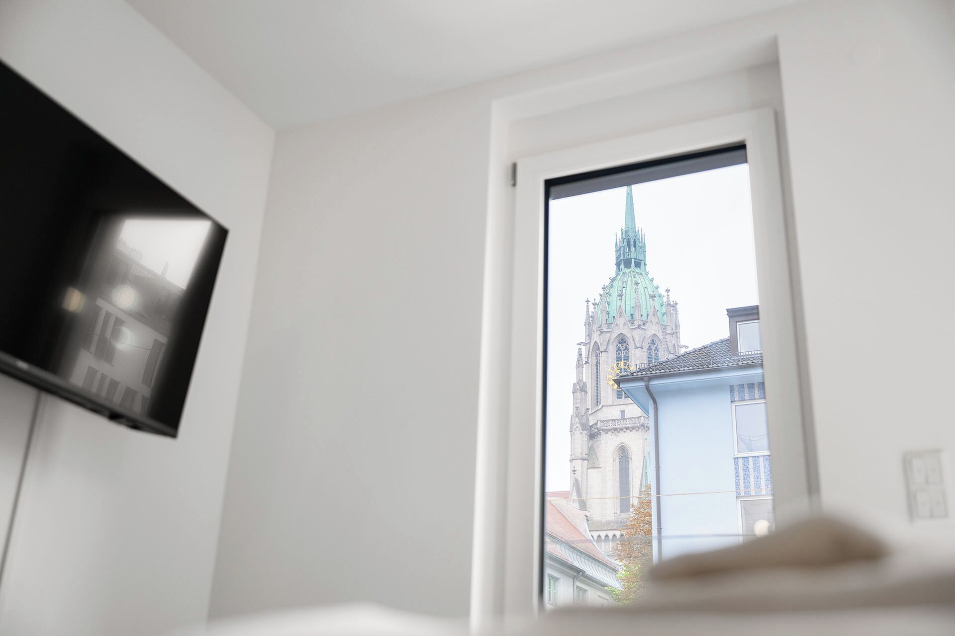 Standard Studio | Desk, free WiFi