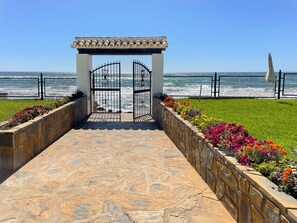 Terrace/patio - Brand-new luxury with sea view - Playa Real beachfront (Marbella)