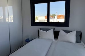 1 室のベッドルーム、アイロン / アイロン台、ベッドシーツ
