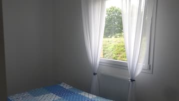 2 slaapkamers, een strijkplank/strijkijzer, wifi, beddengoed