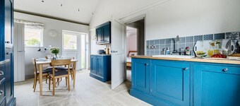 Samphire Barn - sleeps 4 guests in 2 bedrooms