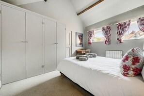 2 bedrooms, WiFi, bed sheets