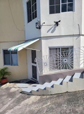Exterior - Quaint 1-bedroom apartment in Montego Bay (Montego Bay)
