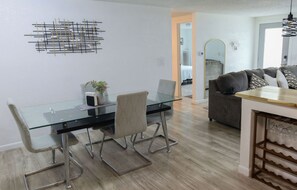 Dining - Nature getaway in Port Richey Nature getaway in Port Richey. (Port Richey)