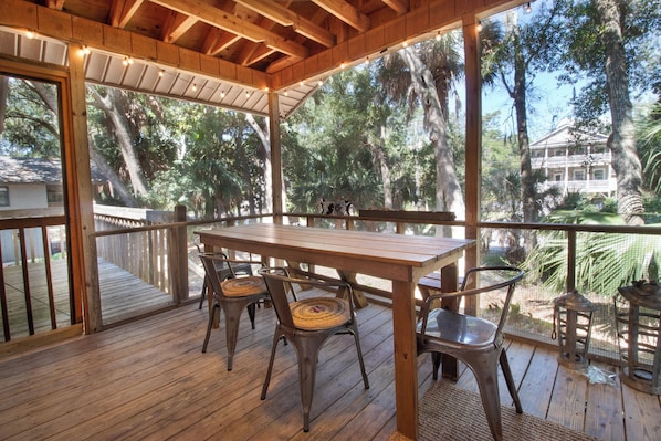 Outdoor dining