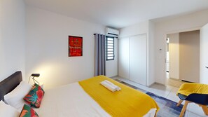 1 chambre, bureau, fer et planche à repasser, Wi-Fi gratuit