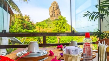 Desayuno bufé gratuito y diario