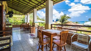 Petit déjeuner buffet compris tous les jours