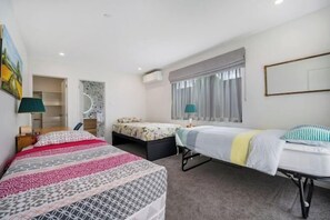 Room - Auckland Cornwall Park Holiday Homes1 (Auckland)