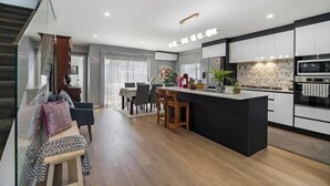Restaurant - Auckland Cornwall Park Holiday Homes1 (Auckland)