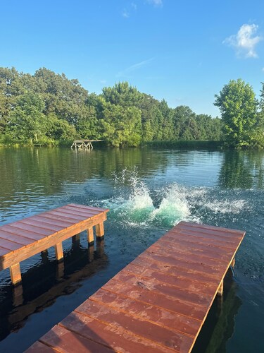 The Hidden Maple - 10 minutes to MSU - Pet & Kid Friendly - Secluded with Pond!