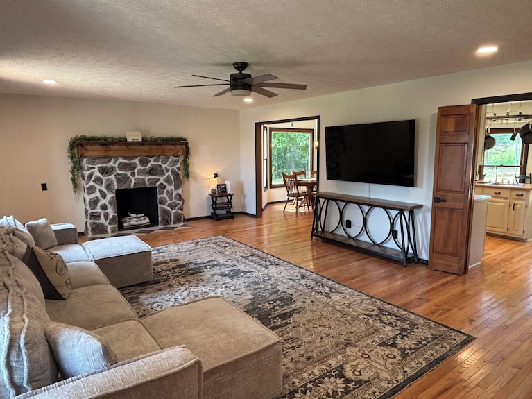 The Hidden Maple - 10 Minutes To Msu - Pet & Kid Friendly - Secluded With Pond! - Kentucky Lake