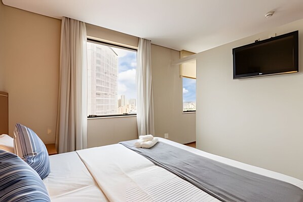 1 bedroom, bed sheets
