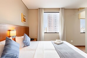 1 quarto, acesso à internet, roupa de cama