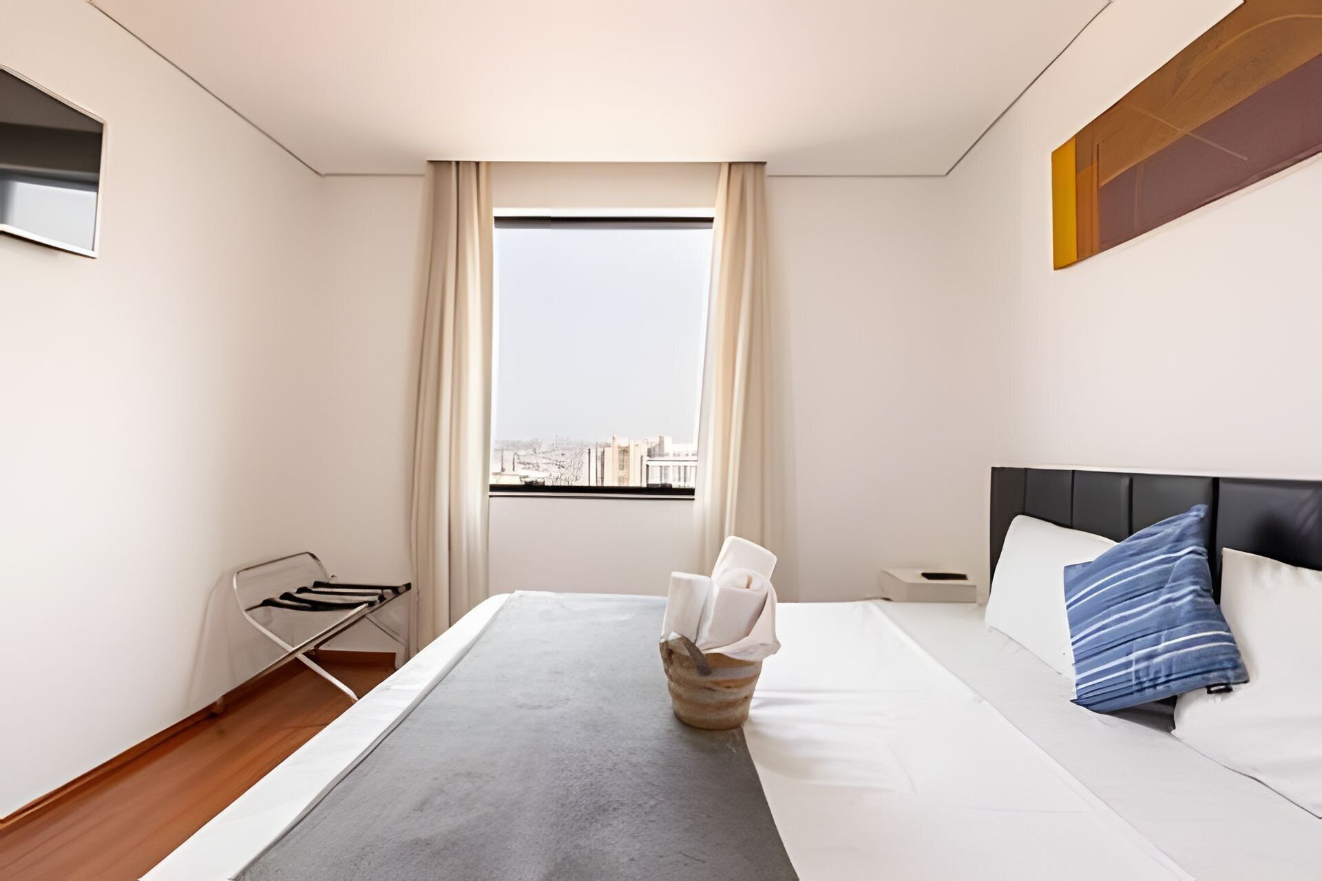 1 bedroom, iron/ironing board, internet, bed sheets