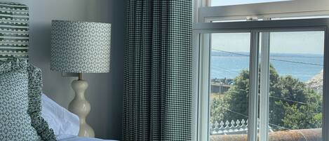 4 bedrooms, iron/ironing board, WiFi
