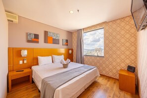 1 bedroom, iron/ironing board, internet, bed sheets