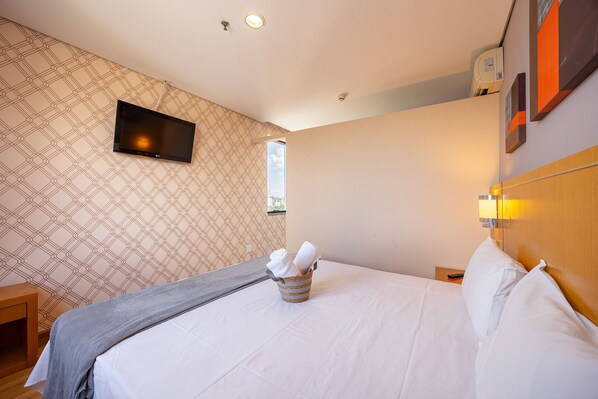 1 bedroom, iron/ironing board, internet, bed sheets