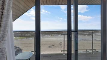 Kamar Double Deluks, balkon, pemandangan laut | Pemandangan pantai/laut