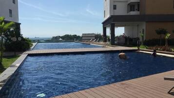 Kolam renang outdoor