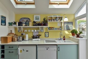 Refrigerador, horno, placa de cocina, lavavajillas