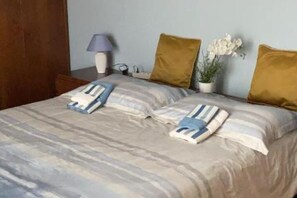 2 bedrooms, iron/ironing board, free WiFi, bed sheets - Dwarf's House (Pisa)