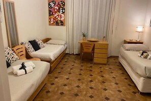 2 habitaciones, tabla de planchar con plancha y wifi gratis 