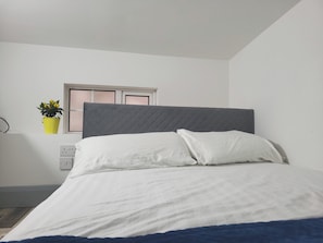1 quarto, Wi-Fi de cortesia, roupa de cama
