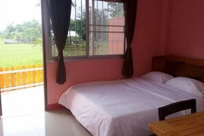 Cribs/infant beds