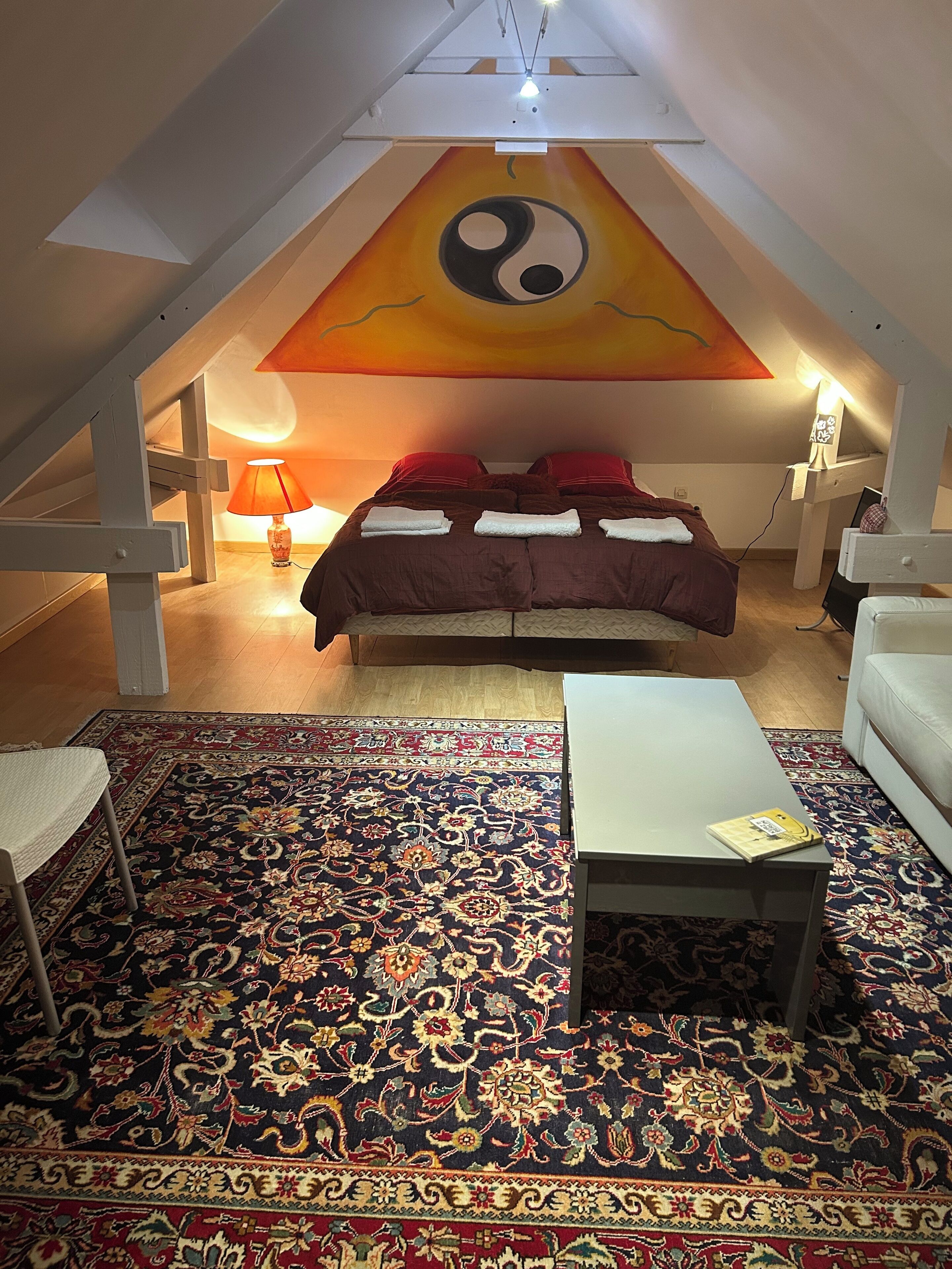 3 chambres, fer et planche à repasser, Wi-Fi, draps fournis