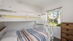 2 bedrooms, iron/ironing board, travel cot, Internet