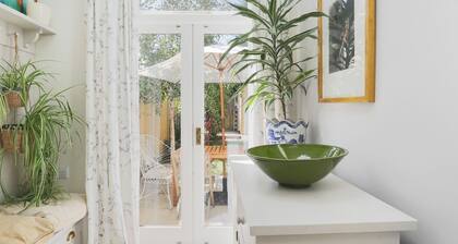 Family Home - Whitton Green Oasis | Pass The Keys