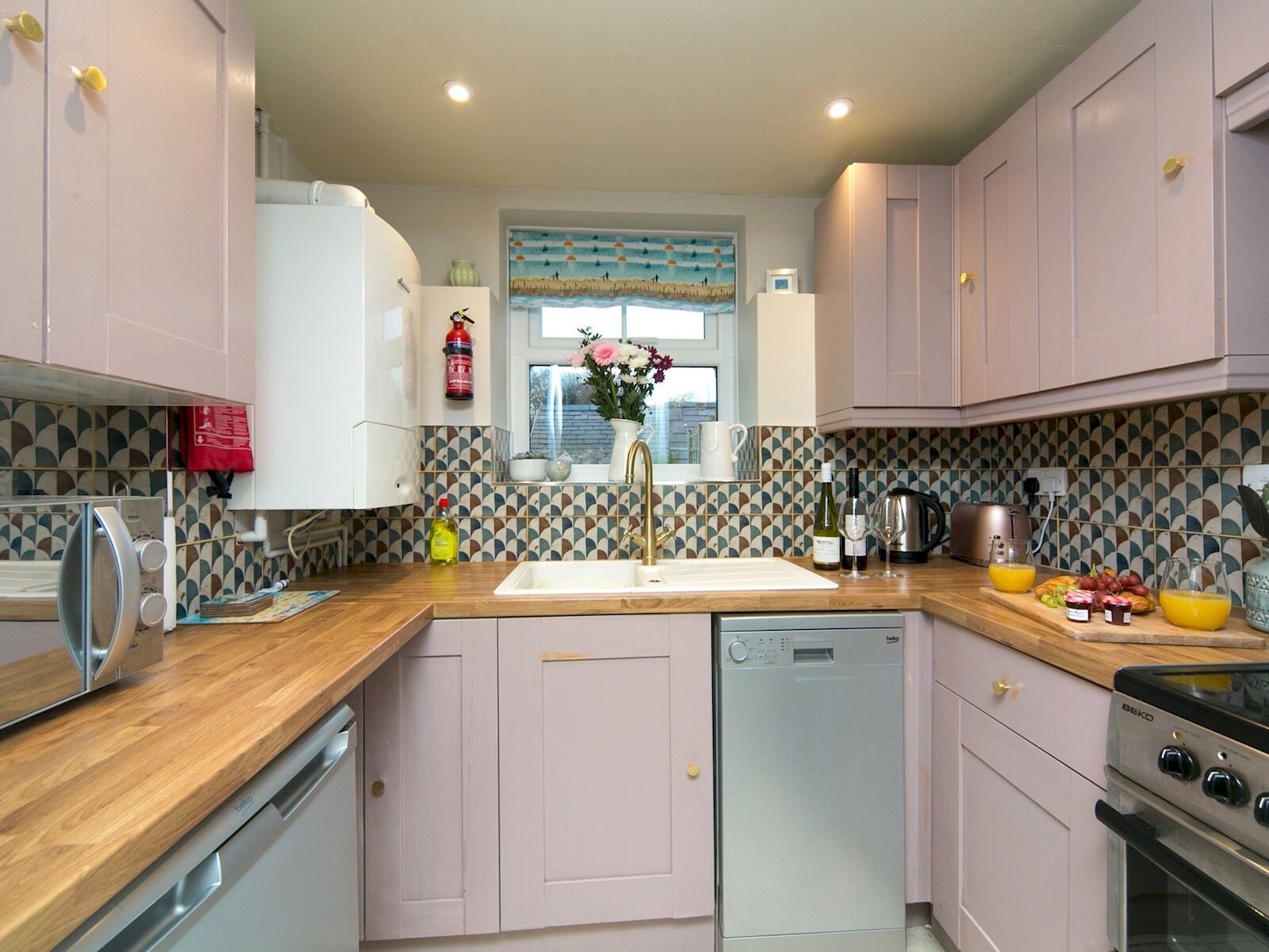 冷蔵庫、電子レンジ、オーブン、食器洗い機